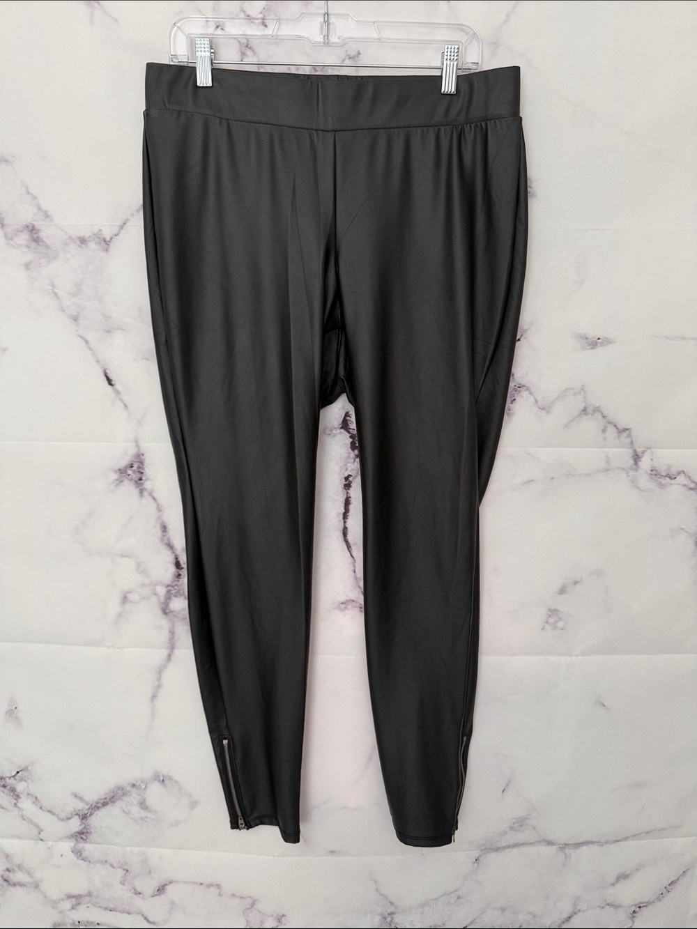 Torrid black FAUX leather leggings, zipper ankles, size 1X
